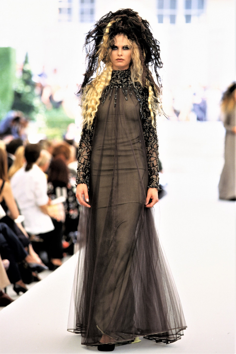 Christina Kruse featured in  the Chanel Haute Couture fashion show for Autumn/Winter 1997