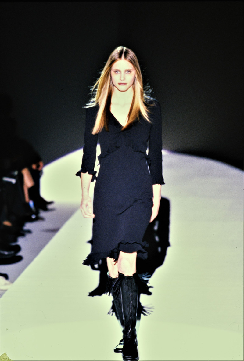 Georgina Cooper featured in  the Gucci fashion show for Spring/Summer 1999