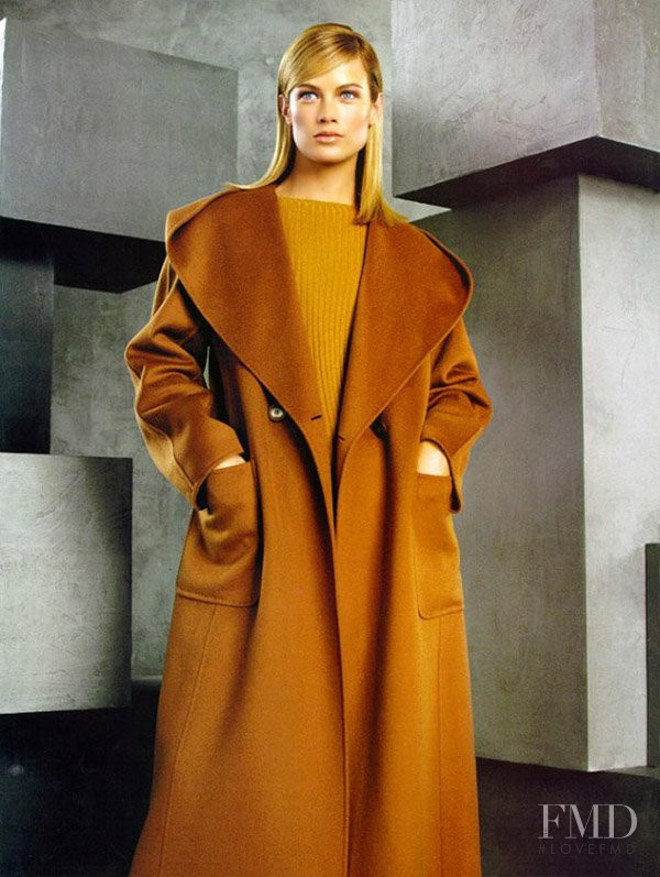 Carolyn Murphy featured in  the Max Mara advertisement for Autumn/Winter 1999