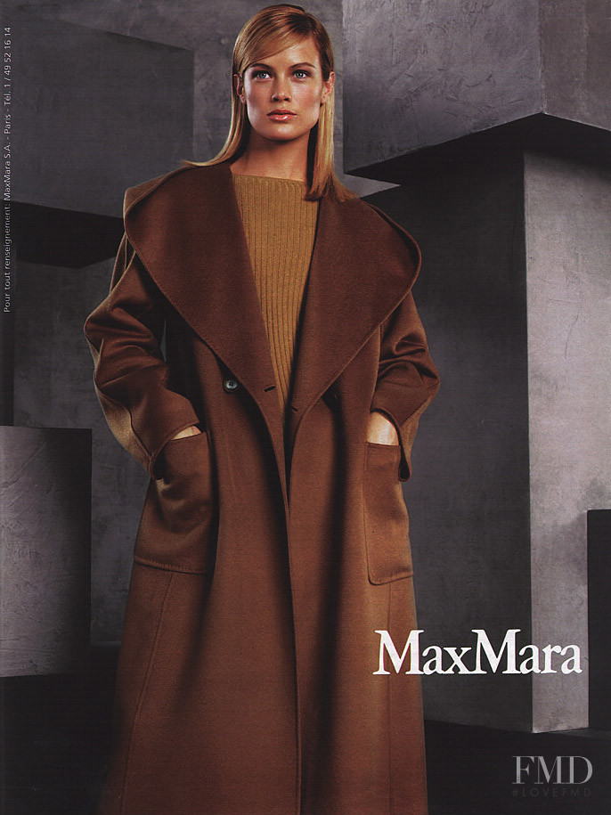 Carolyn Murphy featured in  the Max Mara advertisement for Autumn/Winter 1999