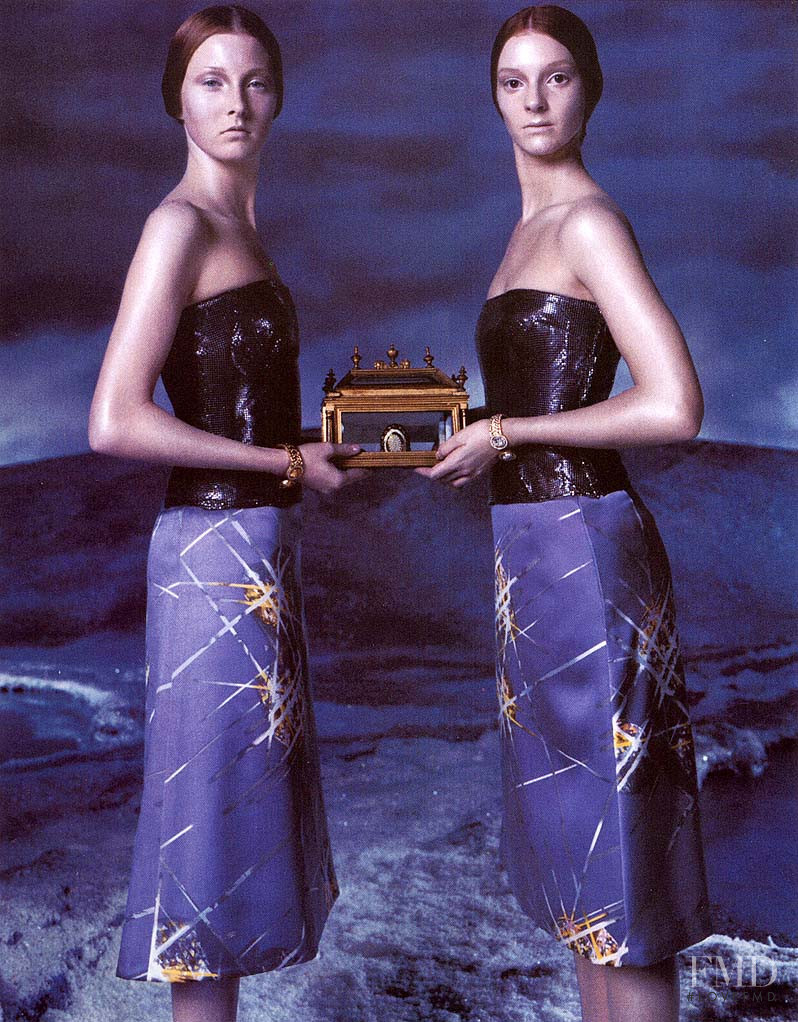 Maggie Rizer featured in  the Versace advertisement for Autumn/Winter 1998
