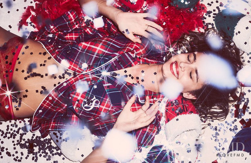 Taylor Hill featured in  the Victoria\'s Secret catalogue for Holiday 2016