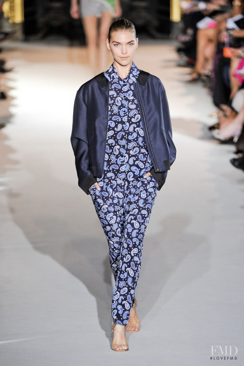 Arizona Muse featured in  the Stella McCartney fashion show for Spring/Summer 2012