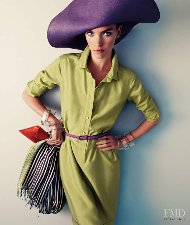 Arizona Muse featured in  the Max Mara advertisement for Spring/Summer 2011