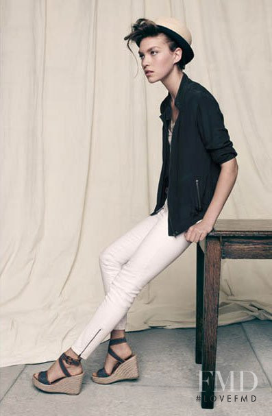 Arizona Muse featured in  the Madewell lookbook for Spring/Summer 2011