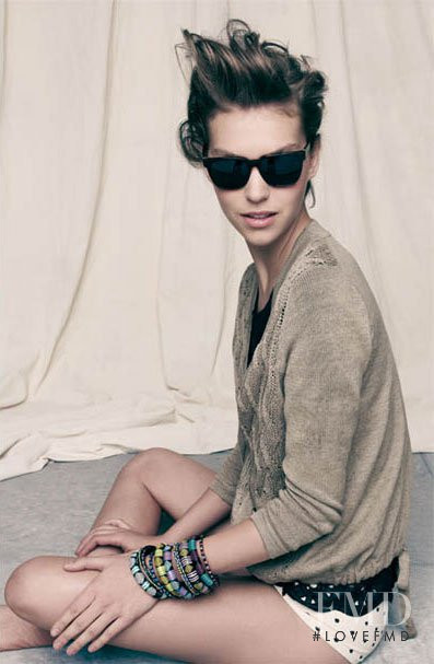 Arizona Muse featured in  the Madewell lookbook for Spring/Summer 2011