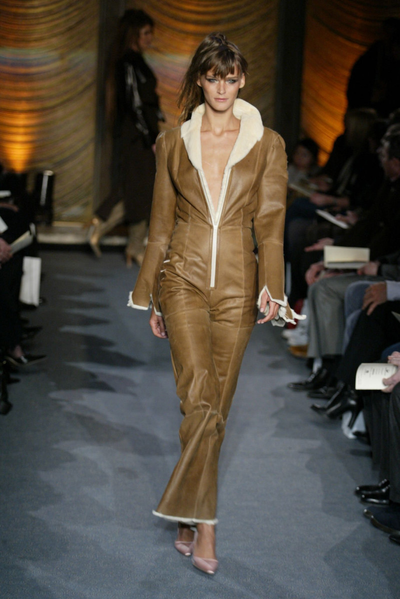 Carmen Kass featured in  the Zac Posen fashion show for Autumn/Winter 2003