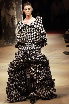 Yohji Yamamoto fashion show for Autumn/Winter 2003