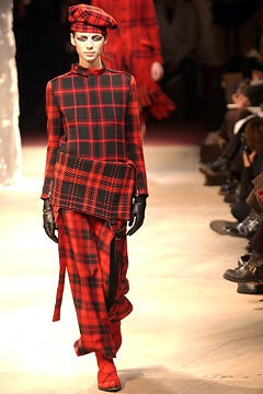 Yohji Yamamoto fashion show for Autumn/Winter 2003