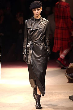 Yohji Yamamoto fashion show for Autumn/Winter 2003