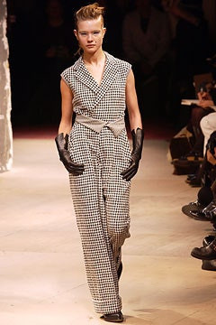 Yohji Yamamoto fashion show for Autumn/Winter 2003