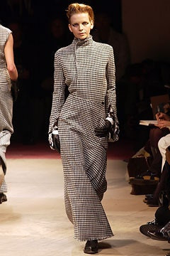 Yohji Yamamoto fashion show for Autumn/Winter 2003