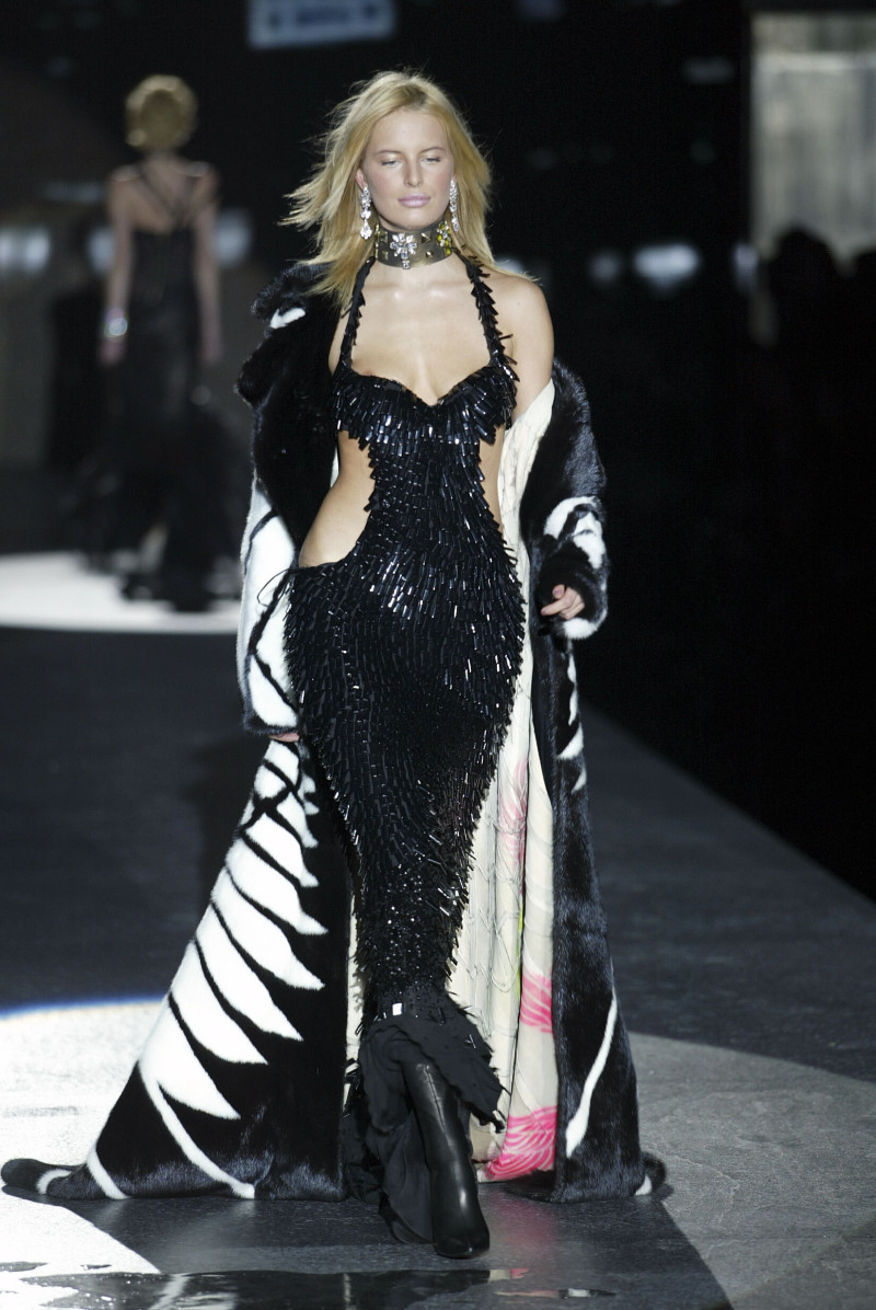 Karolina Kurkova featured in  the Roberto Cavalli fashion show for Autumn/Winter 2003
