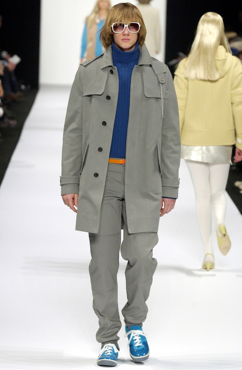 Marc Jacobs fashion show for Autumn/Winter 2003