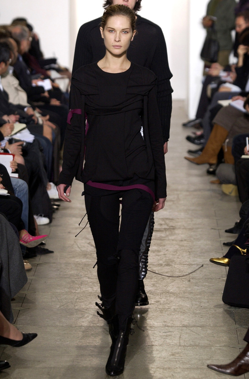 Helmut Lang fashion show for Autumn/Winter 2003