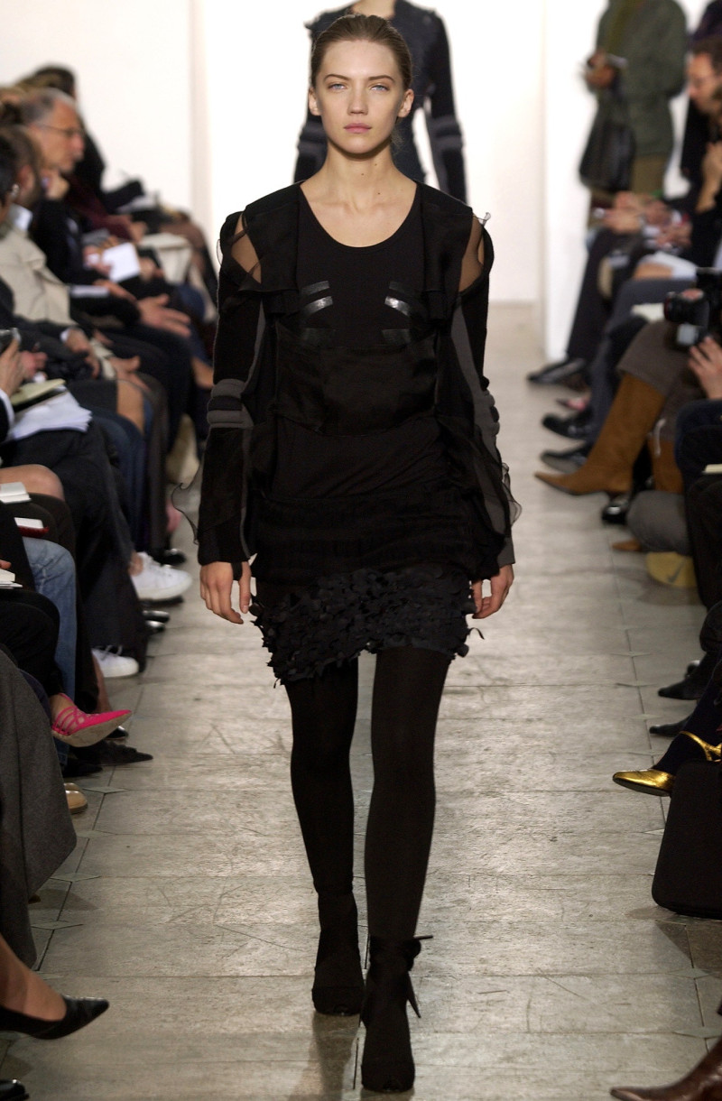 Helmut Lang fashion show for Autumn/Winter 2003