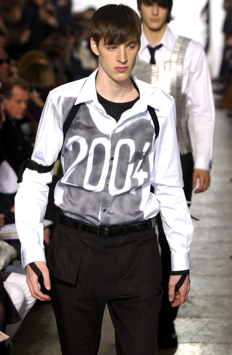 Helmut Lang fashion show for Autumn/Winter 2003