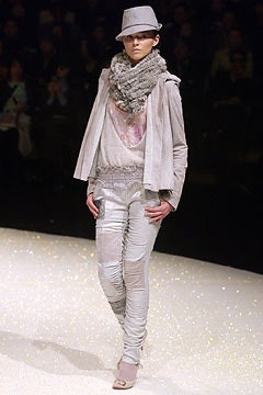 Emanuel Ungaro fashion show for Autumn/Winter 2003