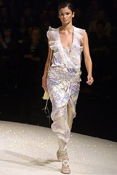 Emanuel Ungaro fashion show for Autumn/Winter 2003