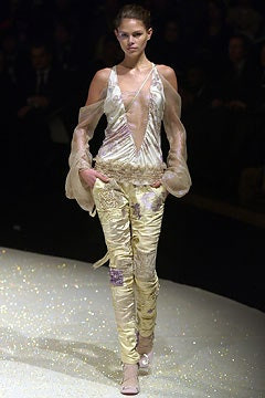 Emanuel Ungaro fashion show for Autumn/Winter 2003