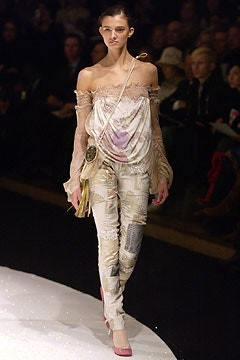 Emanuel Ungaro fashion show for Autumn/Winter 2003