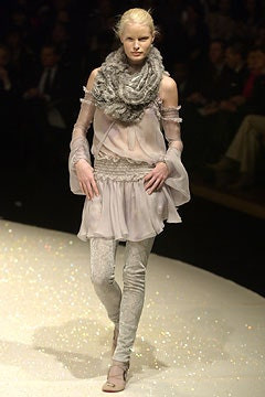 Emanuel Ungaro fashion show for Autumn/Winter 2003