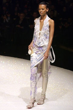 Emanuel Ungaro fashion show for Autumn/Winter 2003