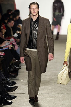 DKNY fashion show for Autumn/Winter 2003