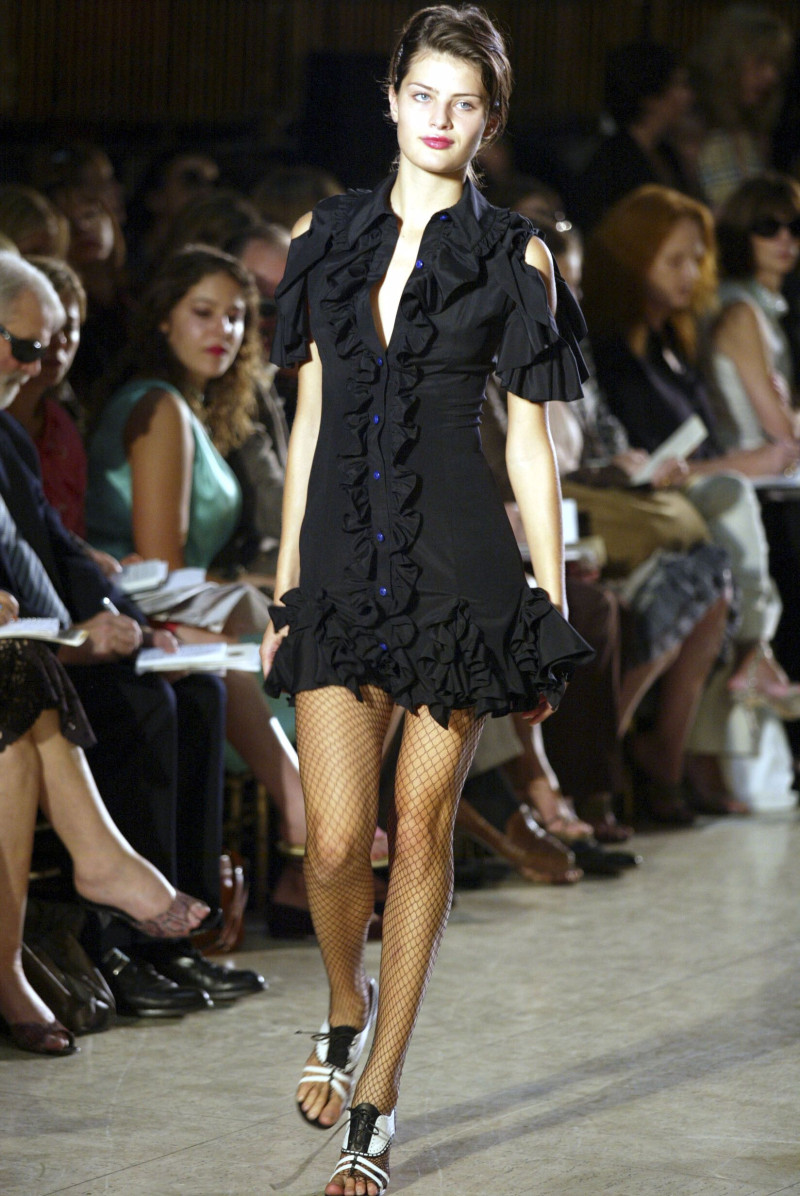 Isabeli Fontana featured in  the Zac Posen fashion show for Spring/Summer 2003