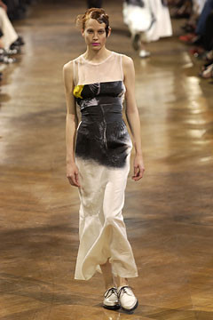Yohji Yamamoto fashion show for Spring/Summer 2003