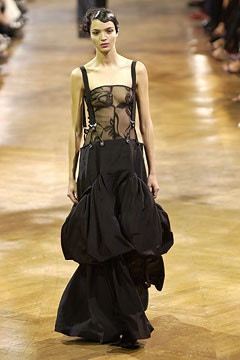Yohji Yamamoto fashion show for Spring/Summer 2003