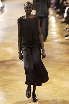 Yohji Yamamoto fashion show for Spring/Summer 2003