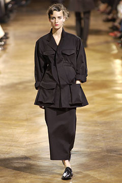 Yohji Yamamoto fashion show for Spring/Summer 2003