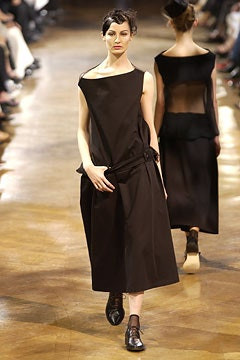 Yohji Yamamoto fashion show for Spring/Summer 2003