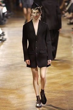 Yohji Yamamoto fashion show for Spring/Summer 2003