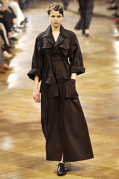 Yohji Yamamoto fashion show for Spring/Summer 2003