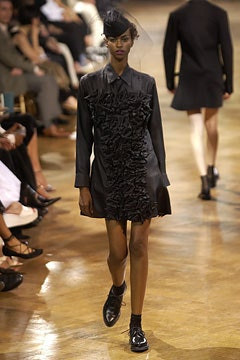 Yohji Yamamoto fashion show for Spring/Summer 2003
