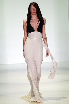 Vera Wang fashion show for Spring/Summer 2003