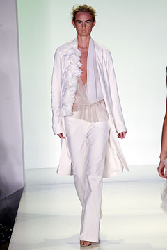 Vera Wang fashion show for Spring/Summer 2003