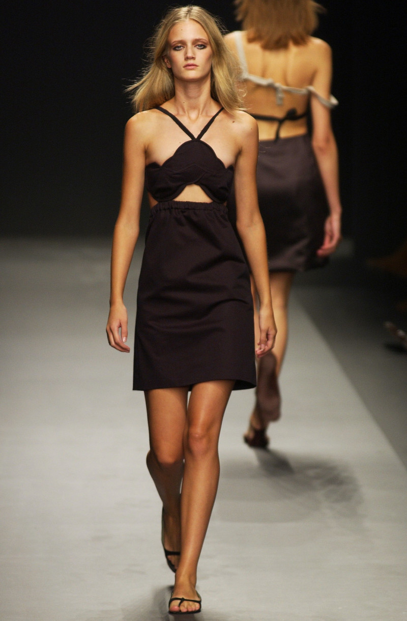 Prada fashion show for Spring/Summer 2003