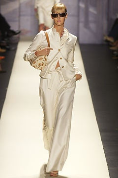 Oscar de la Renta fashion show for Spring/Summer 2003
