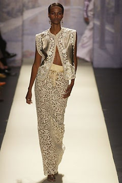 Oscar de la Renta fashion show for Spring/Summer 2003