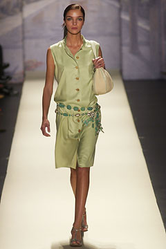 Oscar de la Renta fashion show for Spring/Summer 2003