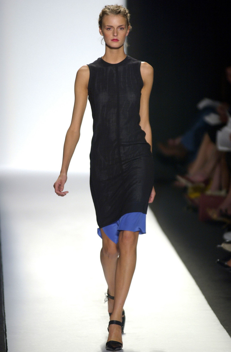 Narciso Rodriguez fashion show for Spring/Summer 2003
