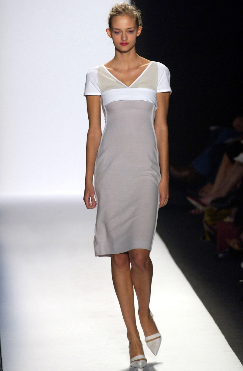 Narciso Rodriguez fashion show for Spring/Summer 2003