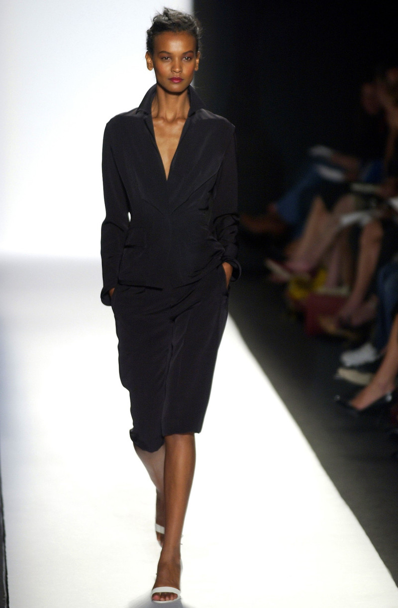 Narciso Rodriguez fashion show for Spring/Summer 2003