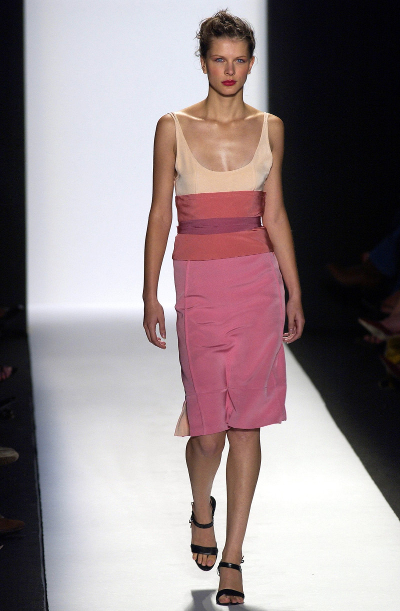 Narciso Rodriguez fashion show for Spring/Summer 2003