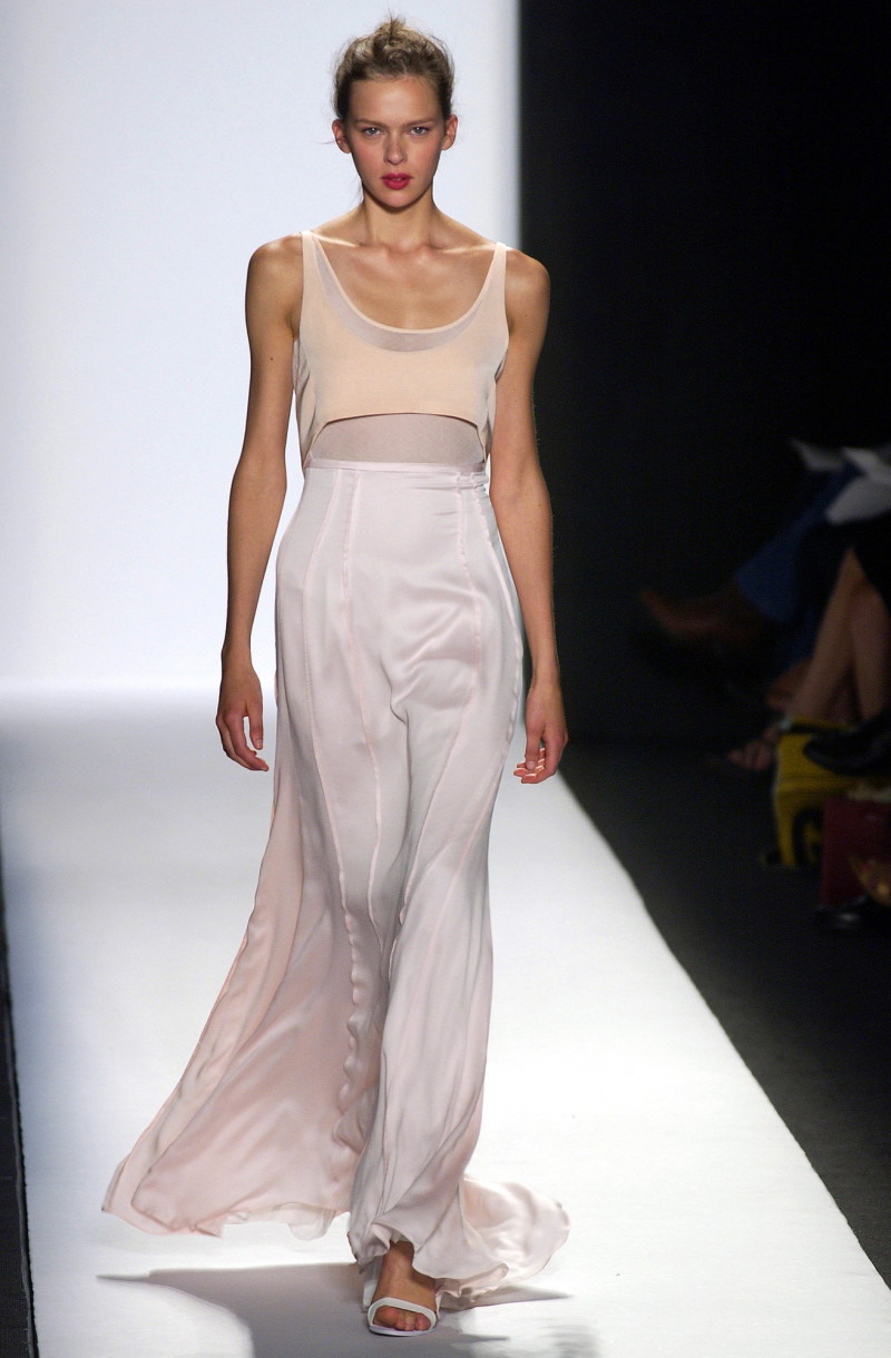 Narciso Rodriguez fashion show for Spring/Summer 2003