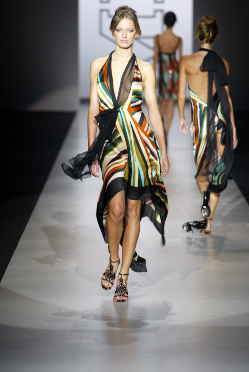 Karolina Kurkova featured in  the Missoni fashion show for Spring/Summer 2003