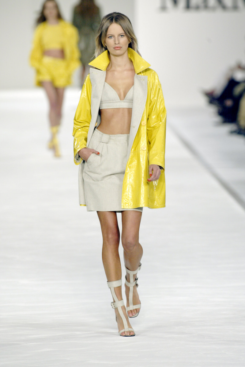 Karolina Kurkova featured in  the Max Mara fashion show for Spring/Summer 2003